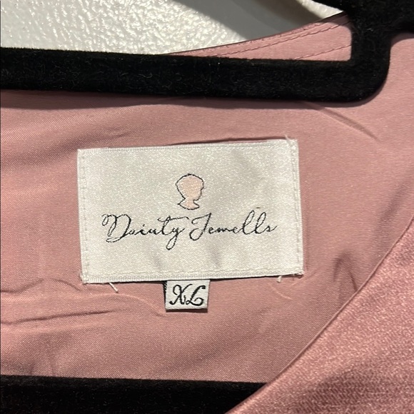 Dainty Jewells Mauve Crew neck Cape 3/4 sleeve Ruffled Gown Size MEDIUM Large - Picture 3 of 16